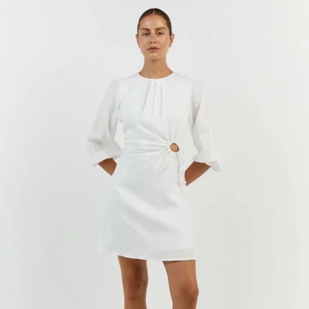 DISSH Beau White Linen Sleeved Mini Dress. Size 8.